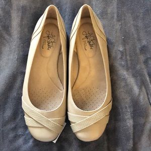 Nude Flats NWT